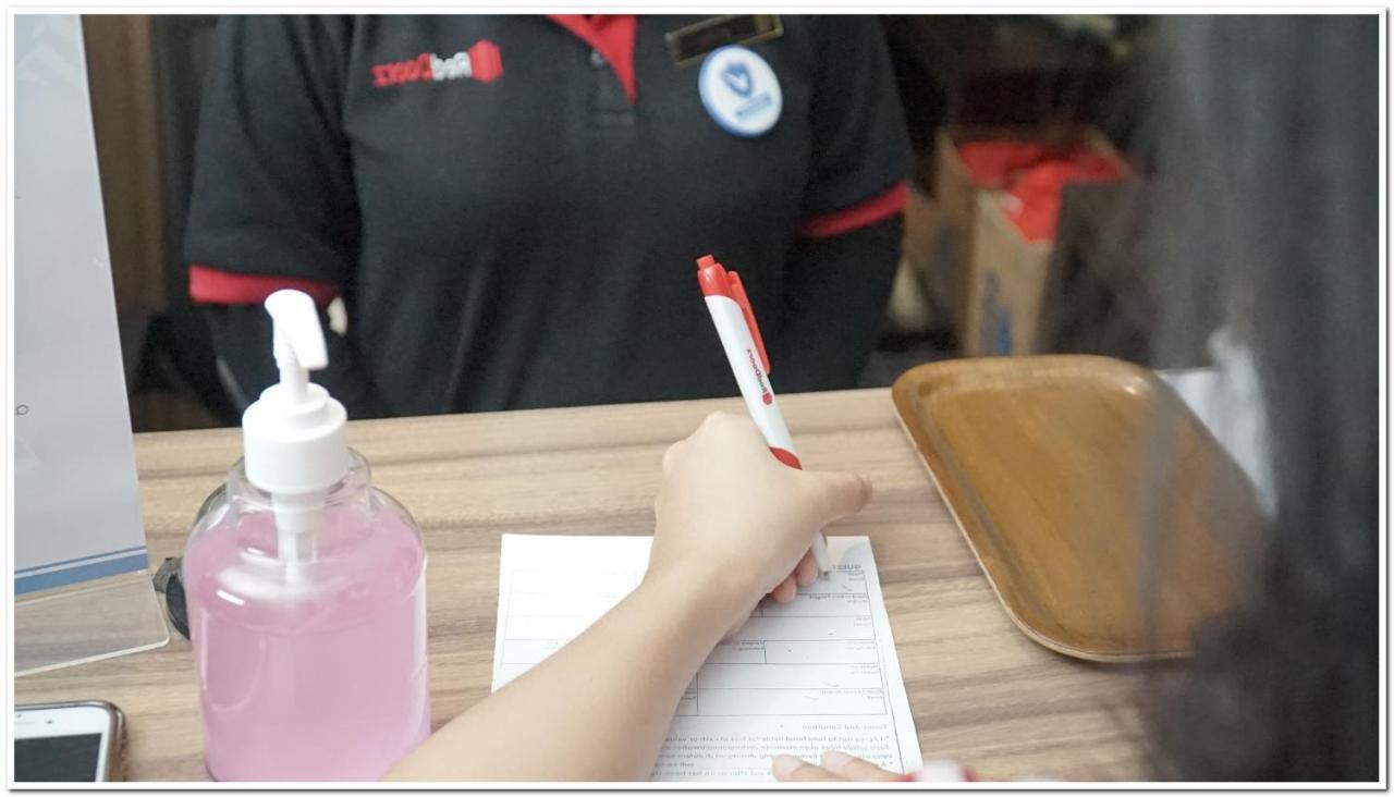 Reddoorz Plus Near Chadstone Mall Bekasi Extérieur photo