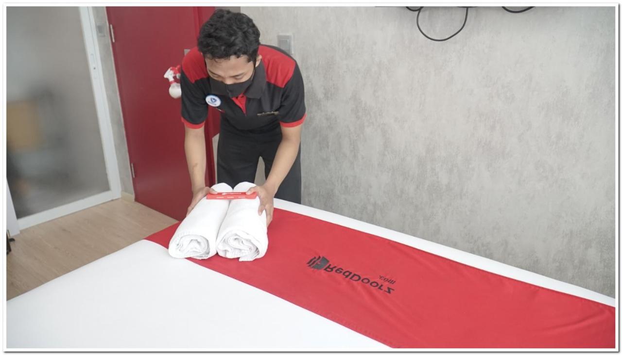 Reddoorz Plus Near Chadstone Mall Bekasi Extérieur photo